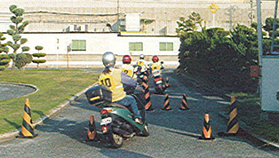 広島県公安委員会認定習熟ドライバー二輪課程 | 芦田川自動車学校